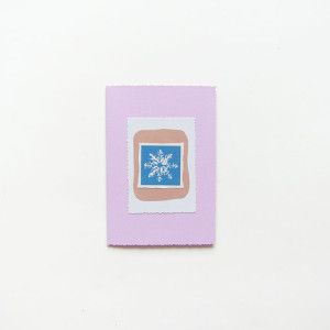 fioletowa kartka świąteczna, zimowa kartka ze śnieżynką, zima kartka, ładne kartki na Boże Narodzenie, śnieżynka kartka świąteczna, kartki na Nowy Rok, Boże Narodzenie kartki dla firm, kartki