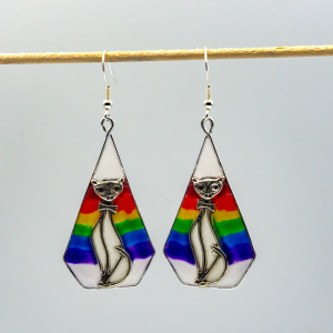 Kolczyki tęczowe z żywicy z kotem 010