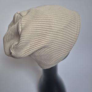 Czapka ecru handmade