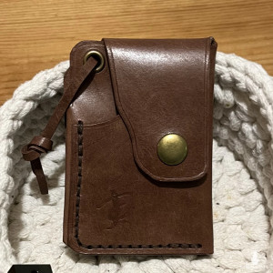 Mały portfel skórzany ciemno brązowy ręcznie uszyty na karty