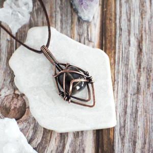 Wisior czarny kamień słoneczny miedź antyczna rękodzieło piękny