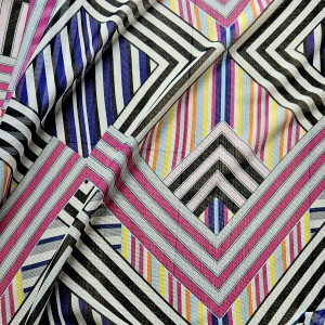 Apaszka szyfonowa w geometryczne wzory kwadat