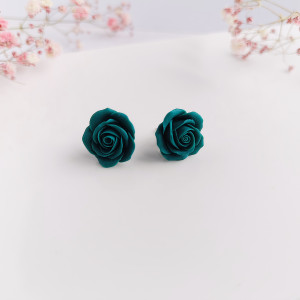 Kolczyki z różyczkami