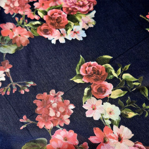 Apaszka szyfynowa w delikatne w róże