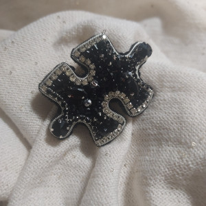 Wyjątkowa broszka PUZZEL