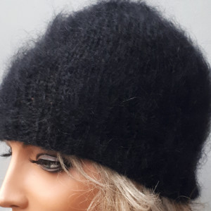 Ciepła moherowa w kolorze czarnym