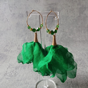 ZIELONE KOLCZYKI Z SZYFONOWYMI KWIATKAMI