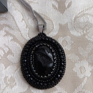 Wisior wisiorek z naturalnym kamieniem - czarnym agatem z druzą, 39x48