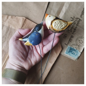 Duet ptaszków na druciku