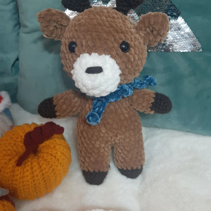 Renifer na szydełku.