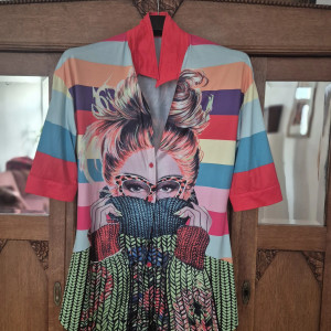 Bluzka z wizerunkiem kobiety