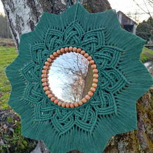 Lustro Boho w kolorze butelkowej zieleni