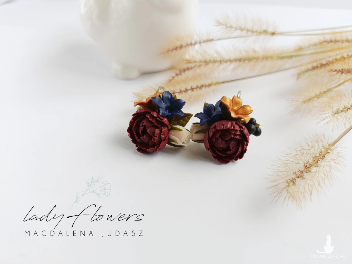Kolczyki z bordowymi peoniami
