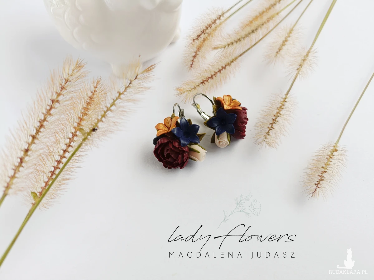 Kolczyki z bordowymi peoniami