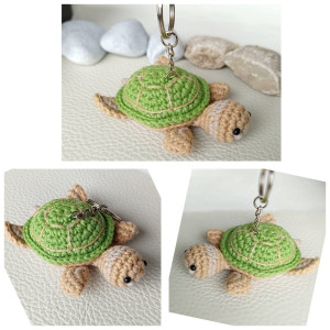 Szydełkowy brelok - żółwik