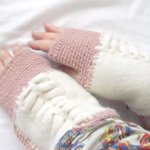 ocieplacze na ręce, ciepłe mitenki rękawiczki, wełniane mitenki, beżowo kremowe mitenki, rękawiczki mitenki z wełny, prezent dla dziewczyny, prezent dla kobiety