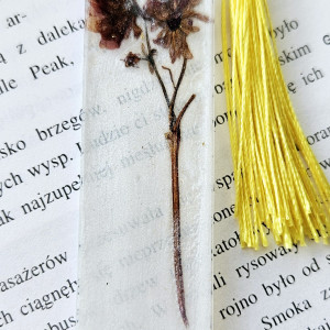 Zakładka z żywicy epoksydowej z zatopionymi kwiatami D03