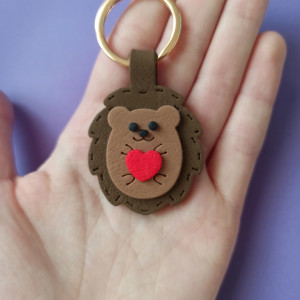 Brelok w kształcie jeża z serduszkiem