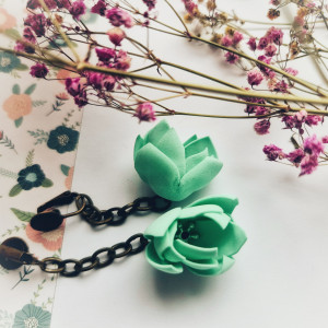 klipsy cudne miętowe kwiaty