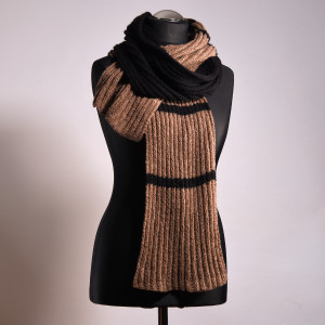 Klasyczny szal męski# dwu kolorowy# połączenie wełny wielbłądziej i wełny szetlandzkiej#wełniany szal# zrobiony na drutach# zrobiony ręcznie