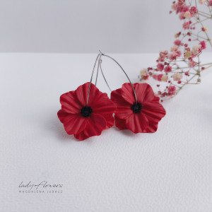 Kolczyki z kwiatami na kołach