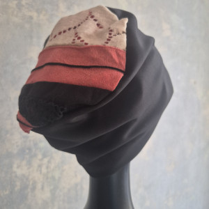 Czapka czarna codzienna  a1