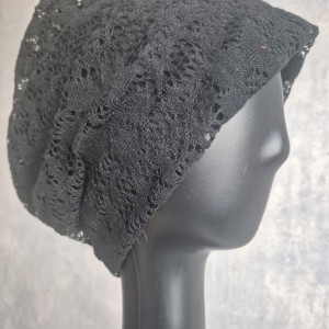 Czapka czarna codzienna koronkowa  a1