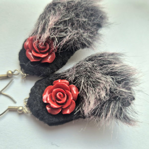 Kolczyki futro i pompony