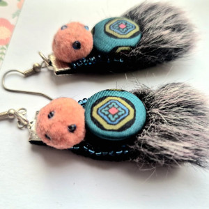 Kolczyki futro i pompony