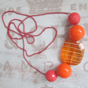 Nowa*Sztuczna biżuteria handmade *Naszyjnik kulkowy z zawieszkami *