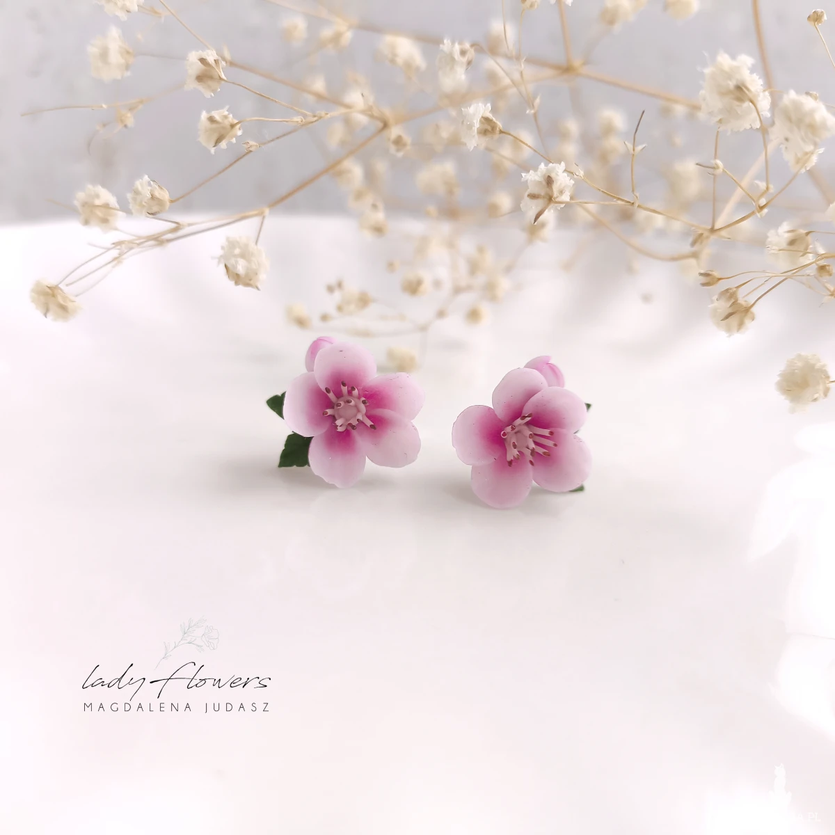 Kolczyki z kwiatami wiśni z listkami