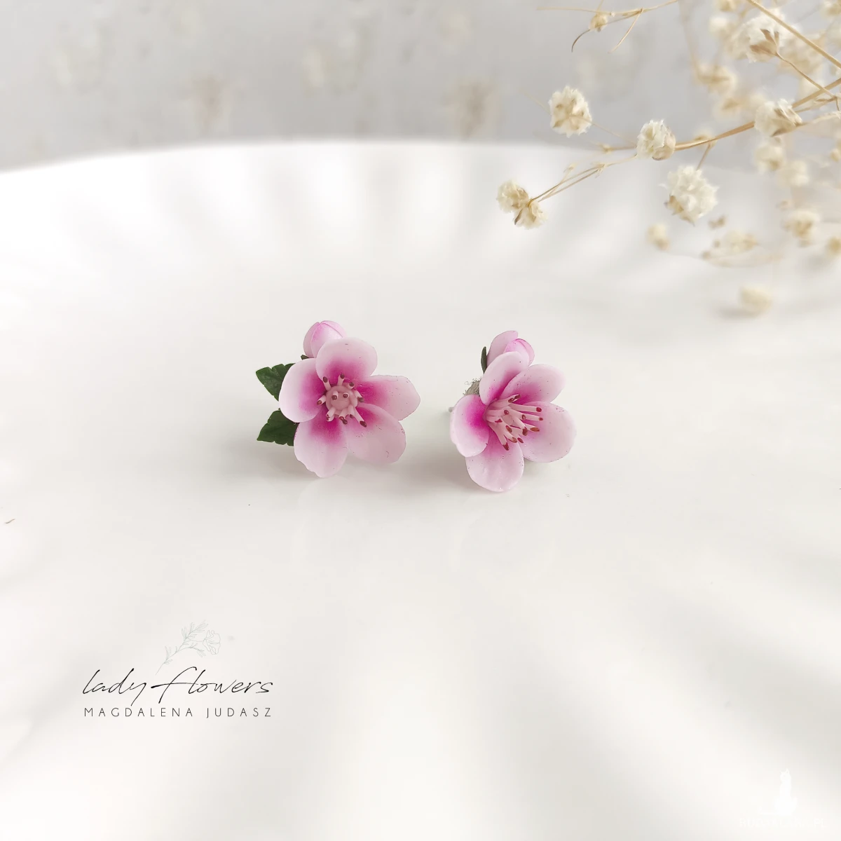Kolczyki z kwiatami wiśni z listkami