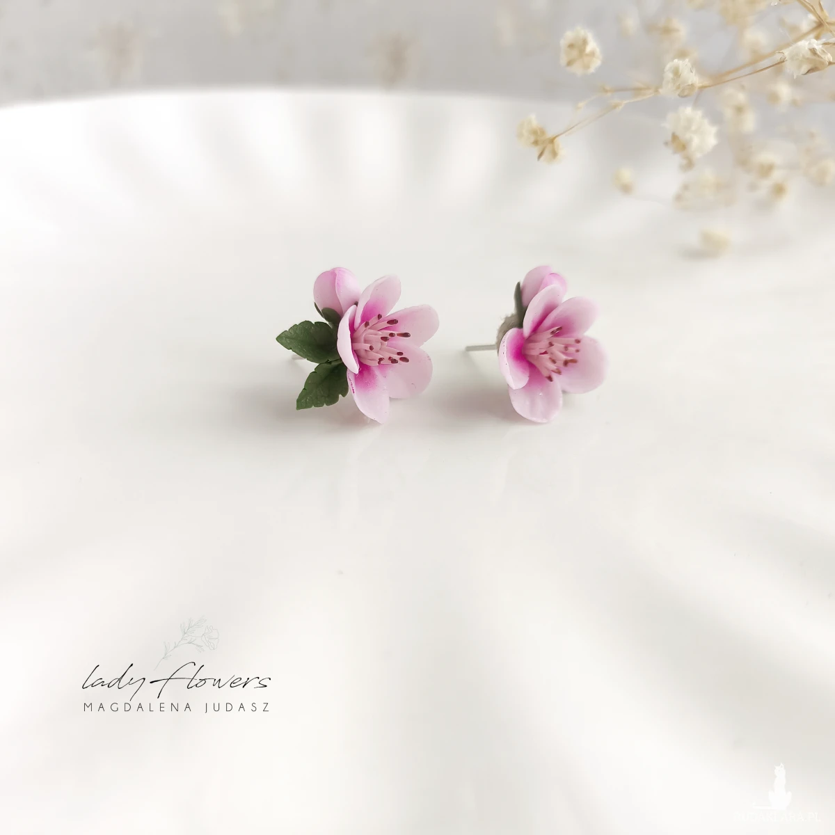 Kolczyki z kwiatami wiśni z listkami