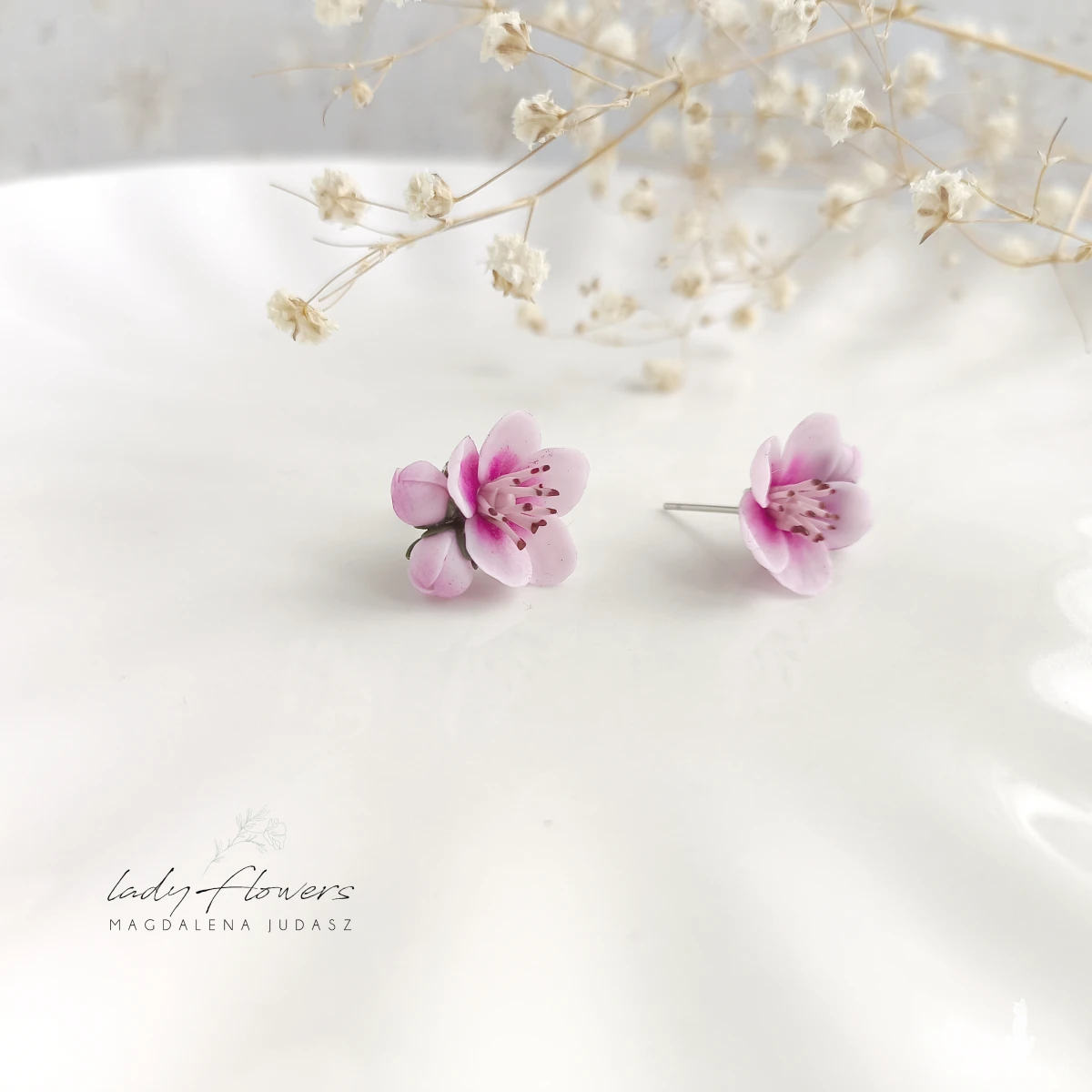 Kolczyki z kwiatami wiśni z dwoma pąkami