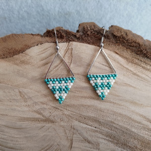 Kolczyki turkusowo-białe trójkąty