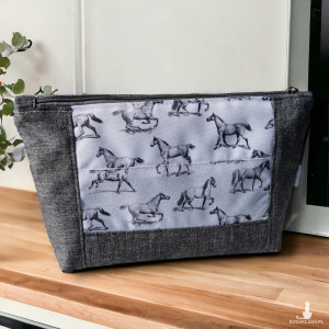 Kosmetyczka damska etui do torebki wodoodporna duża kosmetyczka organizer konie