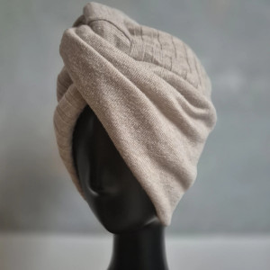 Turban  beżowy  ciepły