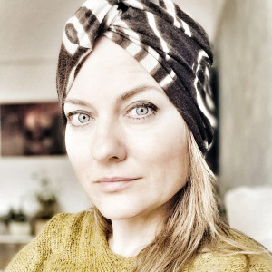 Turban brązowy we wzory