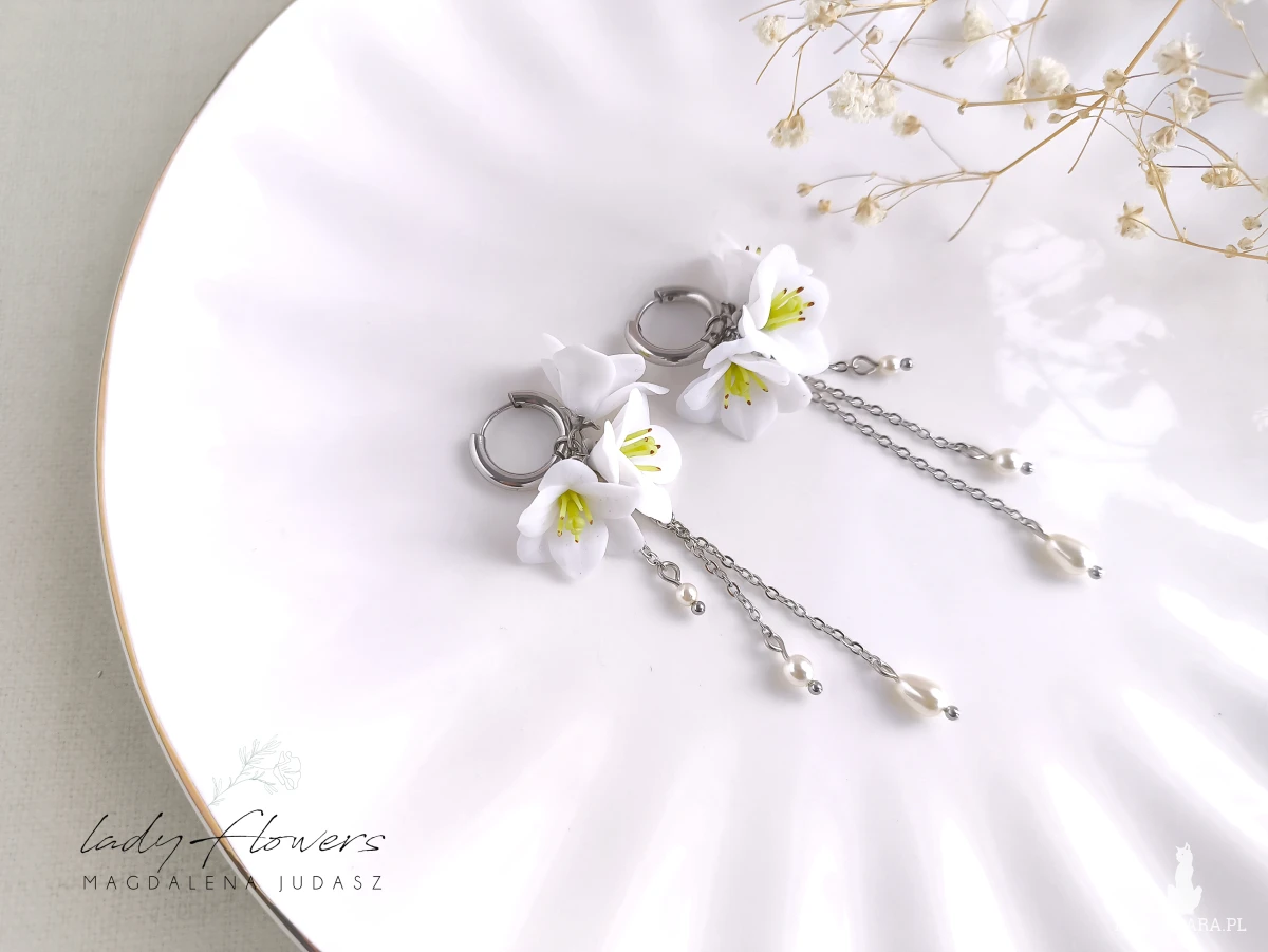 Kolczyki z liliami