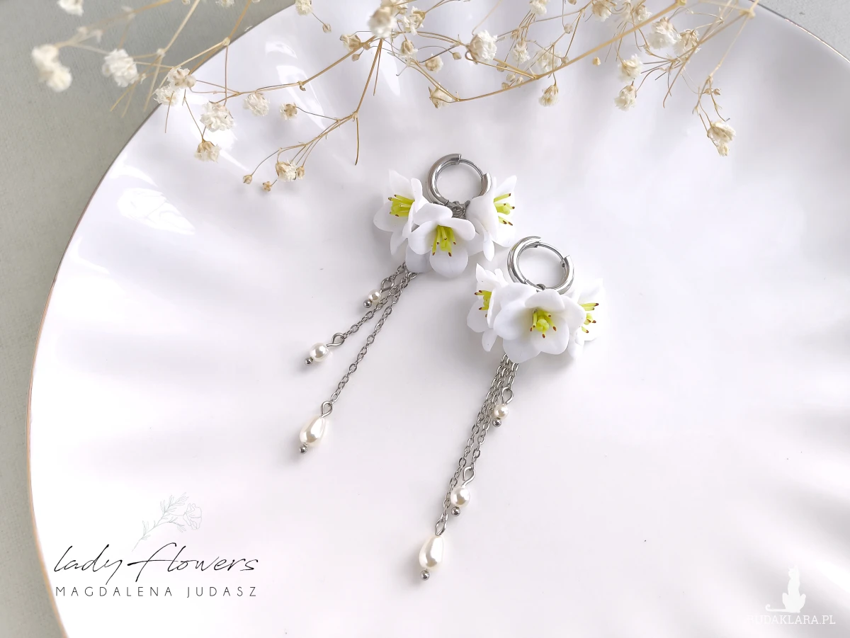 Kolczyki z liliami