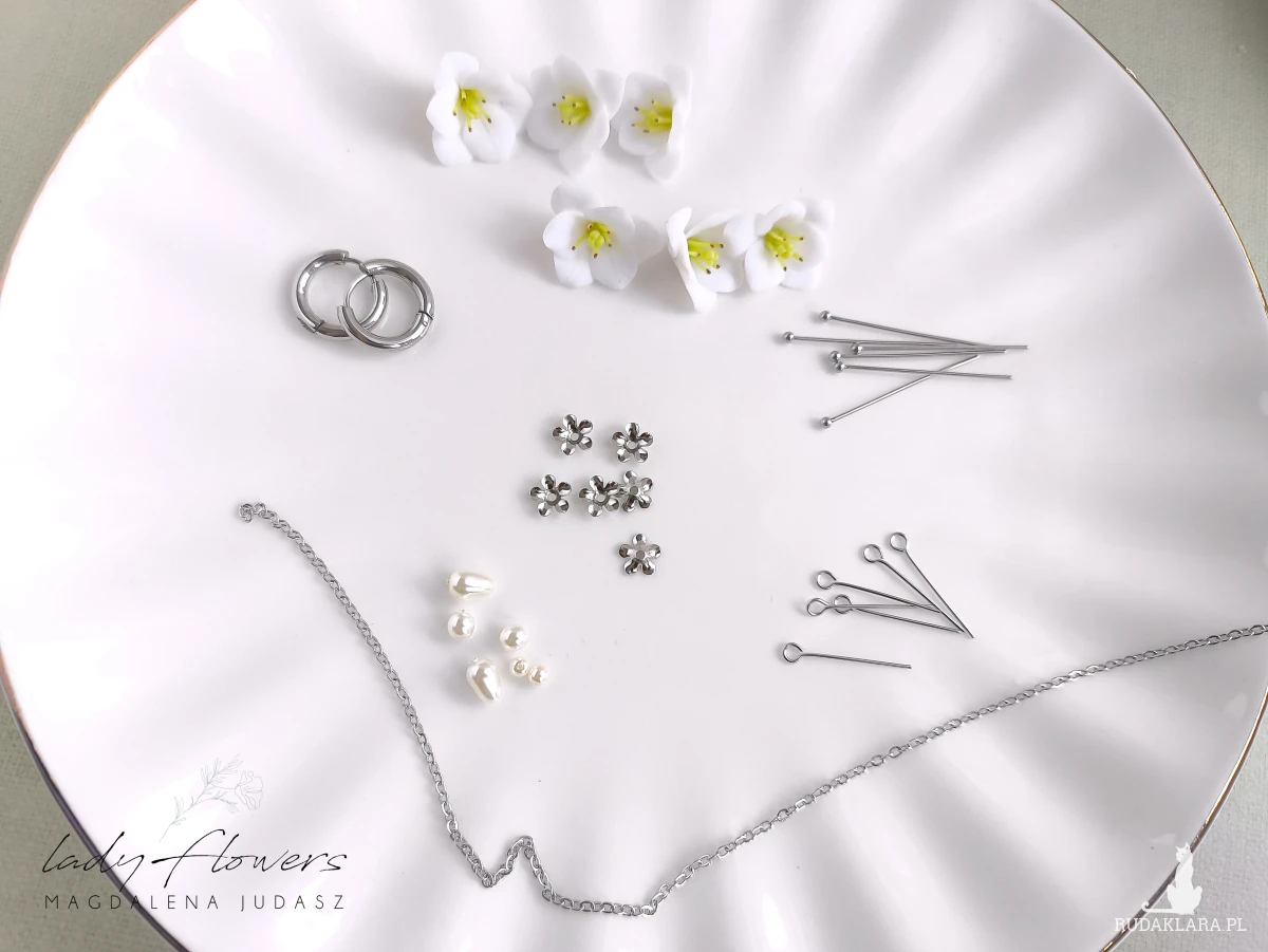 Kolczyki z liliami
