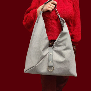 Duża torba i duża kosmetyczka- kuferkiem. Torba na ramię.