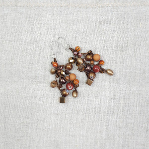 6148 brązowe, delikatne kolczyki; błyszczące, lekkie, chwosty