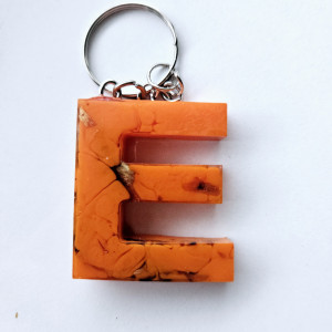 Brelok literka  E ŕóżowa I pomarańczowa