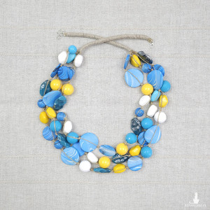 6441 lniany, niebieski, żółty, biały naszyjnik; korale