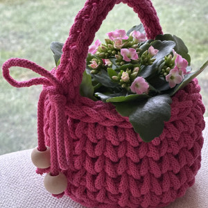 Koszyk ze sznurka bawełnianego w kolorze różowym