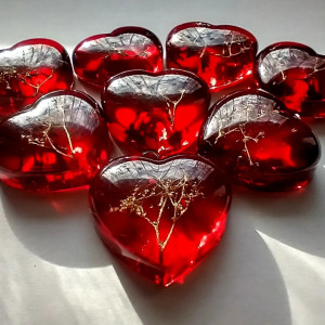 Cherry - serduszko z żywicy