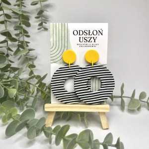 Duże koła w biało-czarne paski