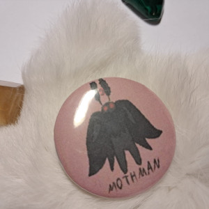 przypinka mothman