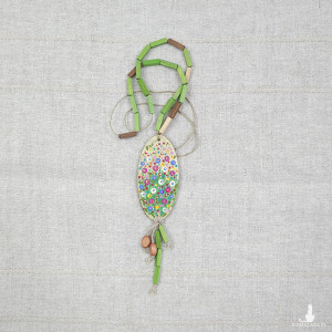 6212 kolorowy, jasny, lekki naszyjnik; ręcznie malowany wisiorek